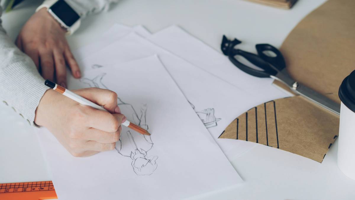 Infographic showing how different drawing subjects build specific artistic skills: hands = anatomy & proportion, cityscapes = perspective, fabric folds = value & texture