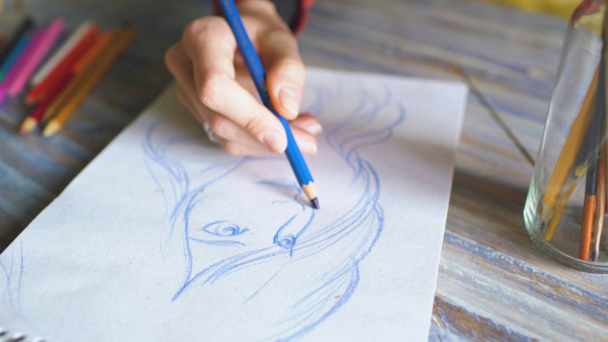 Infographic showing cognitive benefits of sketching: reduced stress, improved memory, enhanced creativity, better observational skills
